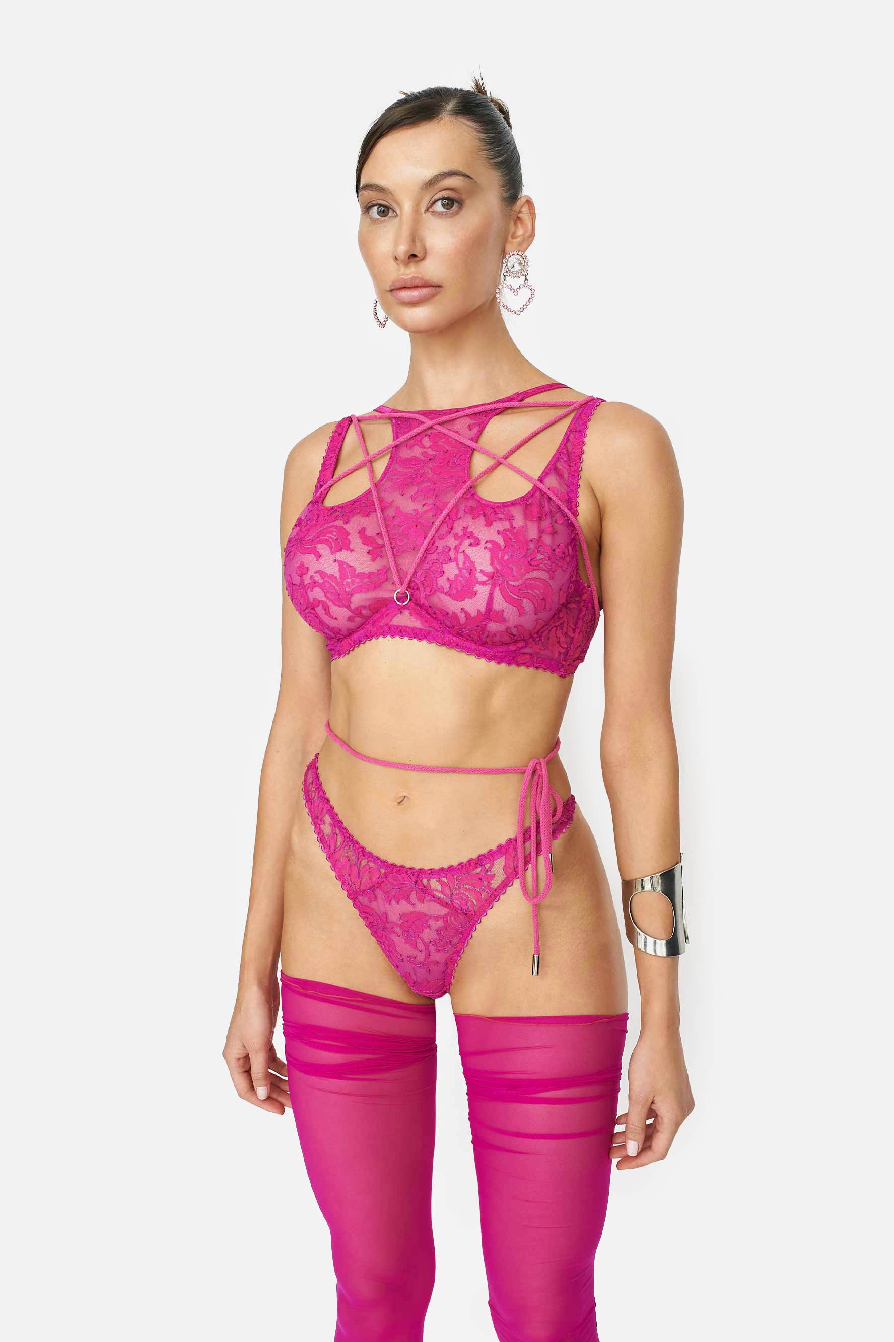 HANA THONG - LACER